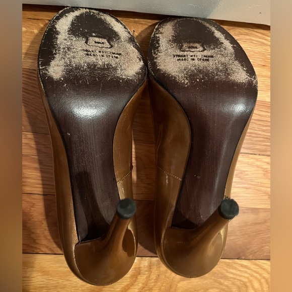 Authentic Stuart Weitzman Heels - Picture 5 of 5